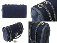 Load image into Gallery viewer, CHANEL シャネル マトラッセ26 Wチェーンショルダーバッグ メダリオン 20番台 ココマーク デニム ブルー シルバー金具 美品 中古 4c069290