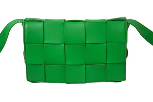 BOTTEGA VENETA ボッテガヴェネタ マキシイントレチャート カセット ショルダーバッグ レザー グリーン 美品 中古 4c069297