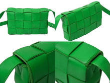 Load image into Gallery viewer, BOTTEGA VENETA ボッテガヴェネタ マキシイントレチャート カセット ショルダーバッグ レザー グリーン 美品 中古 4c069297