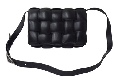 BOTTEGA VENETA ボッテガヴェネタ ショルダーバッグ パデッド カセット イントレチャート シルバー金具 ブラック 美品 中古 4c069298