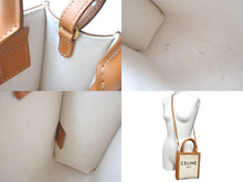Load image into Gallery viewer, 極美品 CELINE セリーヌ ミニバーティカルカバ 2WAYショルダーバッグ 193302BNZ.02NT コットンキャンバス レザー ベージュ 中古 4c069303