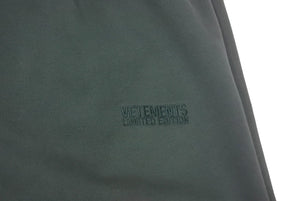 未使用品 VETEMENTS ヴェトモン BAGGY SWEATPANTS バギースウェットパンツ UA53SP600P サイズXS グリーン刺繍 中古 4c069348 