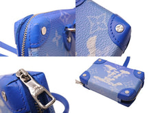 Load image into Gallery viewer, 極美品 LOUIS VUITTON ルイヴィトン ソフトトランクネックレスウォレット ショルダーバッグ モノグラムクラウズ PVC ブルー ホワイト 中古 4c069402