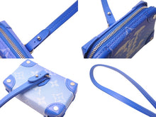 Load image into Gallery viewer, 極美品 LOUIS VUITTON ルイヴィトン ソフトトランクネックレスウォレット ショルダーバッグ モノグラムクラウズ PVC ブルー ホワイト 中古 4c069402
