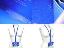 Load image into Gallery viewer, 極美品 LOUIS VUITTON ルイヴィトン ソフトトランクネックレスウォレット ショルダーバッグ モノグラムクラウズ PVC ブルー ホワイト 中古 4c069402