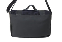 Load image into Gallery viewer, 極美品 CHANEL シャネル ショルダーバッグ A26169 スポーツライン 9番台 ココマーク キャンバス レザー フェルト シルバー金具 中古 4c069435