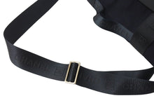 Load image into Gallery viewer, 極美品 CHANEL シャネル ショルダーバッグ A26169 スポーツライン 9番台 ココマーク キャンバス レザー フェルト シルバー金具 中古 4c069435