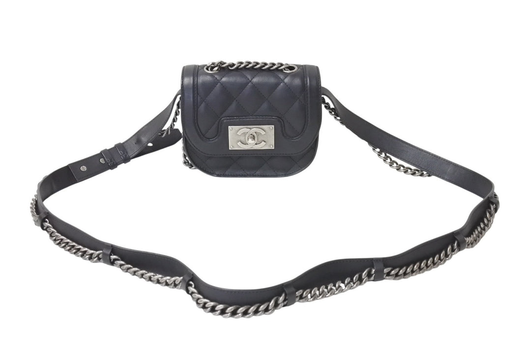 極美品 CHANEL シャネル チェーンアラウンドショルダーバッグ ボーイシャネル 21番台 カーフスキン ブラック シルバー金具 中古 4c069437
