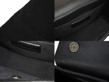 Load image into Gallery viewer, 極美品 CHANEL シャネル チェーンアラウンドショルダーバッグ ボーイシャネル 21番台 カーフスキン ブラック シルバー金具 中古 4c069437