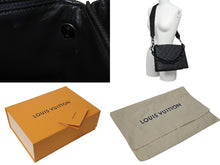 Load image into Gallery viewer, 新品未使用 LOUIS VUITTON ルイヴィトン クッサン PM ショルダーバッグ M11370 モノグラム ブラックアウト ブラック ラムスキン 中古 4c069482