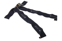 Load image into Gallery viewer, CHANEL シャネル ロゴ リボン タイ シルク ブローチ ネイビーブルー ホワイト 美品 中古 4c069507