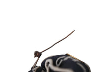 Load image into Gallery viewer, CHANEL シャネル ロゴ リボン タイ シルク ブローチ ネイビーブルー ホワイト 美品 中古 4c069507