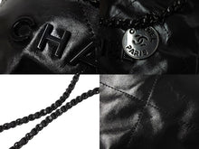 Load image into Gallery viewer, 極美品 CHANEL シャネル シャネル22 ミニ チェーンショルダーバッグ AS3980 ロゴプレート カーフスキン ブラック 中古 4c069520