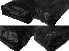 Load image into Gallery viewer, 極美品 CHANEL シャネル シャネル22 ミニ チェーンショルダーバッグ AS3980 ロゴプレート カーフスキン ブラック 中古 4c069520