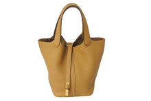 Load image into Gallery viewer, 新品同様品 HERMES エルメス ピコタンロックPM D刻印 18 トリヨンクレマンス ビスキュイ シルバー金具 ハンドバッグ 中古 4c069536