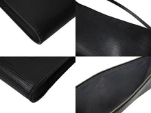 Load image into Gallery viewer, LOUIS VUITTON ルイヴィトン ポシェット アクセソワール ショルダーポーチ ワンショルダー M40632 エピ ブラック 美品 中古 4c069592