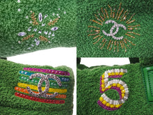 Load image into Gallery viewer, CHANEL シャネル ファレルウィリアムス コココクーン トートバッグ ラージサイズ 27番台 グリーン パイル 中古 4c069722