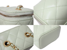 Load image into Gallery viewer, CHANEL シャネル マトラッセ スモールバニティ チェーンショルダーバッグ AP1447 ココマーク ココボール 31番台 美品 中古 4c069747