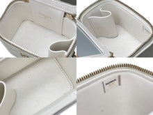 Load image into Gallery viewer, CHANEL シャネル マトラッセ スモールバニティ チェーンショルダーバッグ AP1340 ココマーク ホワイト 32番台 美品 中古 4c069748