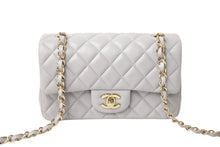 Load image into Gallery viewer, 極美品 CHANEL シャネル ミニマトラッセ 20 Sフラップ Sショルダーバッグ ランダム番台 ラムスキン グレー ゴールド金具 中古 4c069749