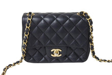 Load image into Gallery viewer, CHANEL シャネル ミニマトラッセ 17cm チェーンショルダーバッグ ブラック 27番台 レザー ゴールド金具 美品 中古 4c069751