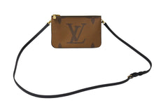 Load image into Gallery viewer, 極美品 LOUISVUITTON ルイヴィトン ポシェットドゥーブル ショルダーバッグ M69203モノグラムジャイアントリバース ブラウン 中古 4c069759