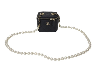 極美品 CHANEL シャネル スモールバニティ パールショルダーバッグ 31番台 AP2581 ココマーク ラムスキン フェイクパール 中古 4c069772
