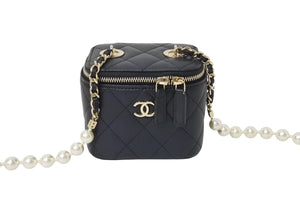 極美品 CHANEL シャネル スモールバニティ パールショルダーバッグ 31番台 AP2581 ココマーク ラムスキン フェイクパール 中古 4c069772