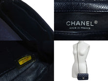 Load image into Gallery viewer, 極美品 CHANEL シャネル ショルダーバッグ 17cm ミニマトラッセショルダーチェーン ネイビー キャビアスキン 15番台 中古 4c069773