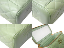 Load image into Gallery viewer, 新品同様 CHANEL シャネル チェーンショルダーバッグ 2WAYバニティバッグ ココマーク ランダム番台 グリーン系 ラムスキン 中古 4c069796