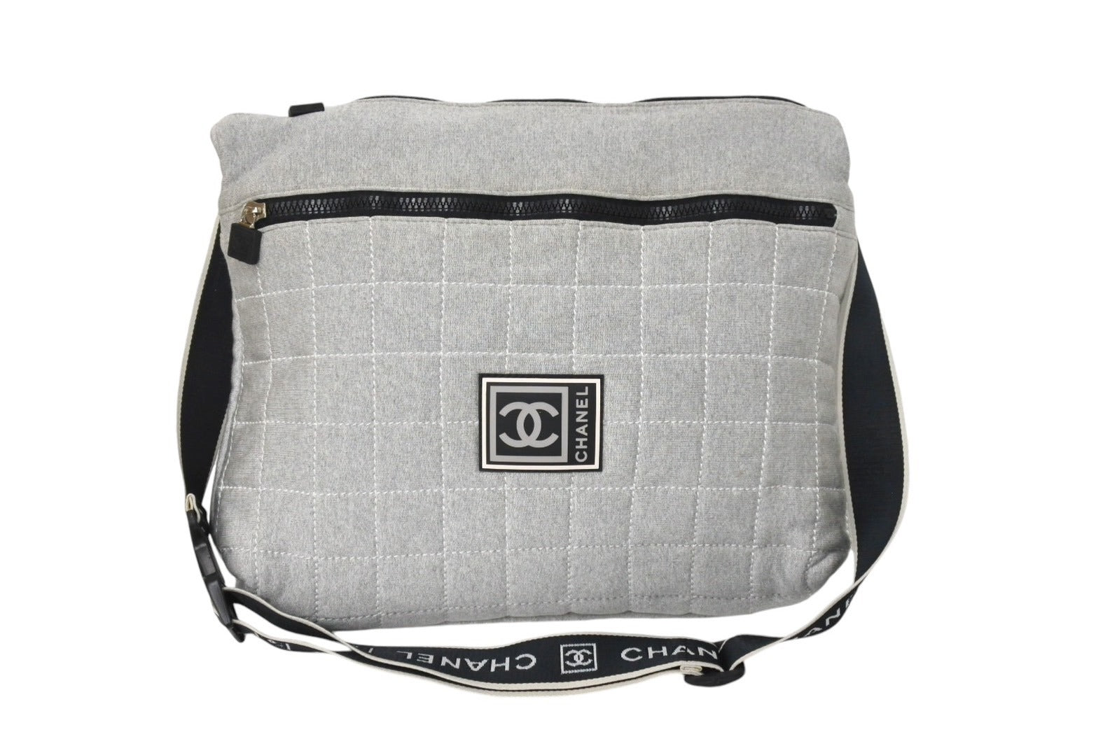 極美品 CHANEL シャネル スポーツライン メッセンジャーバッグ 極美品 CHANEL シャネル スポーツライン メッセンジャーバッグ
