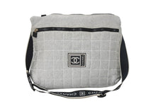 Load image into Gallery viewer, 極美品 CHANEL シャネル スポーツライン メッセンジャーバッグ 10番台 グレー ショルダー ココマーク コットン シルバー金具 中古 4c069797