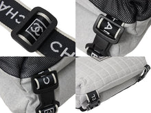 Load image into Gallery viewer, 極美品 CHANEL シャネル スポーツライン メッセンジャーバッグ 10番台 グレー ショルダー ココマーク コットン シルバー金具 中古 4c069797