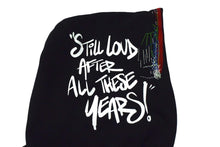 Load image into Gallery viewer, 新品未使用 ECKO エコー Dear1993.art &quot;STILL LOUD&quot; OG Logo Mended Hoodie パーカー ブラック マルチカラー刺繍 サイズXL 中古 4c069866