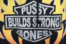 Load image into Gallery viewer, 新品未使用 La Ropa ラロパ パーカー Pussy Builds Strong Bones ハーレーサンプリング ブラック オレンジ サイズS 中古 4c069873