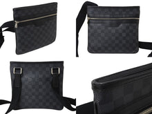 Load image into Gallery viewer, LOUIS VUITTON ルイヴィトン ショルダーバッグ メッセンジャー M58028 トマス ダミエグラフィット ブラック シルバー 美品 中古 4c069911