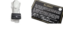 Load image into Gallery viewer, CHANEL シャネル マトラッセ25 Wチェーンショルダーバッグ Wフラップ ココマーク 8番台 ラムスキン ブラック シルバー金具 美品 中古 4c069915