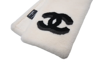 CHANEL シャネル ムートンマフラー ブランドロゴ イタリア製 ムートン カシミア ホワイト ブラック グレー 美品 中古 4c070055