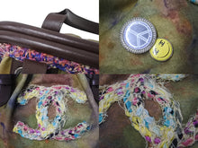 Load image into Gallery viewer, 極美品 CHANEL シャネル エンブロイダリー ハンドバッグ A92791 20番台 ココマーク グラフィティ がま口 カーキ 中古 4c070107
