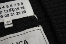 Load image into Gallery viewer, MAISON MARGIELA メゾンマルジェラ ルーズ ゲージ ニット ルーマニア製 ウール ポリアミド ブラック サイズM 美品 中古 4c070130