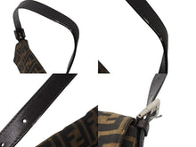 画像をギャラリービューアに読み込む, FENDI フェンディ マンマバケット ワンショルダーバッグ 26424 ズッカ柄 コットンキャンバス レザー シルバー金具 美品 中古 4c070166 