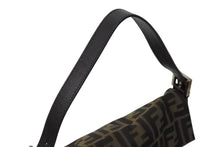画像をギャラリービューアに読み込む, FENDI フェンディ マンマバケット ワンショルダーバッグ 26424 ズッカ柄 コットンキャンバス レザー シルバー金具 美品 中古 4c070173 