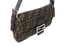 画像をギャラリービューアに読み込む, FENDI フェンディ マンマバケット ワンショルダーバッグ 26424 ズッカ柄 コットンキャンバス レザー シルバー金具 美品 中古 4c070174 