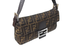 極美品 FENDI フェンディ マンマバケット ワンショルダーバッグ 26424 ズッカ柄 コットンキャンバス レザー シルバー金具 中古 4c070179 