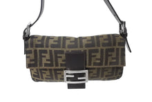 画像をギャラリービューアに読み込む, FENDI フェンディ マンマバケット ワンショルダーバッグ 26424 ズッカ柄 コットンキャンバス レザー シルバー金具 美品 中古 4c070180 