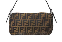 画像をギャラリービューアに読み込む, FENDI フェンディ マンマバケット ワンショルダーバッグ 26424 ズッカ柄 コットンキャンバス レザー シルバー金具 美品 中古 4c070201 