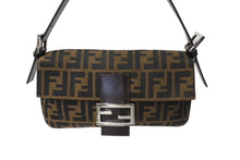 画像をギャラリービューアに読み込む, FENDI フェンディ マンマバケット ワンショルダーバッグ ズッカ柄 コットンキャンバス レザー シルバー金具 ブラウン 美品 中古 4c070210 