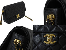 Load image into Gallery viewer, CHANEL シャネル シングルフラップ コインチェーンショルダーバッグ IC イタリア製 キャビアスキン ブラック ゴールド 美品 中古 4c070220