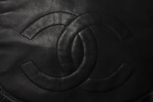 Load image into Gallery viewer, CHANEL シャネル デカココマーク リュック 巾着ショルダーバッグ 3番台 イタリア製 ラムスキン ブラック ゴールド金具 美品 中古 4c070222