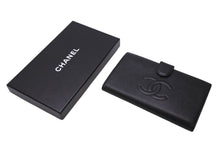 Load image into Gallery viewer, CHANEL シャネル ココマーク 二つ折り長財布 がま口 フランス製 キャビアスキン ブラック ゴールド金具 美品 中古 4c070251